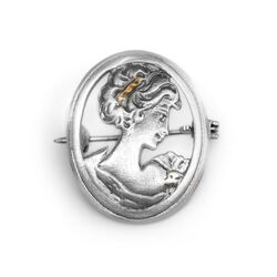 Srebrna broszka - Dama Kameliowa