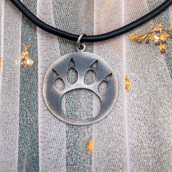 Srebrna zawieszka - łapka