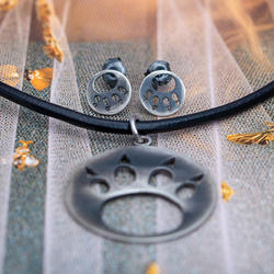 Srebrne kolczyki sztyfty - łapka łapa niedźwiedzia