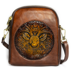 Mała damska torebka na ramię - wytłoczony jeleń