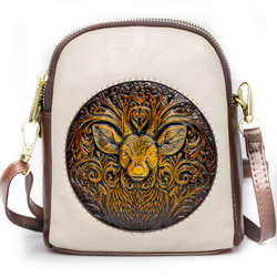 Mała damska torebka na ramię - wytłoczony jeleń